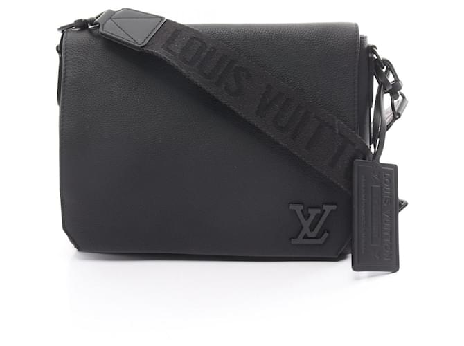 Louis Vuitton ブラック ショルダーバッグ LOUIS VUITTON 【超美品】ルイヴィトン モノグラム リバース