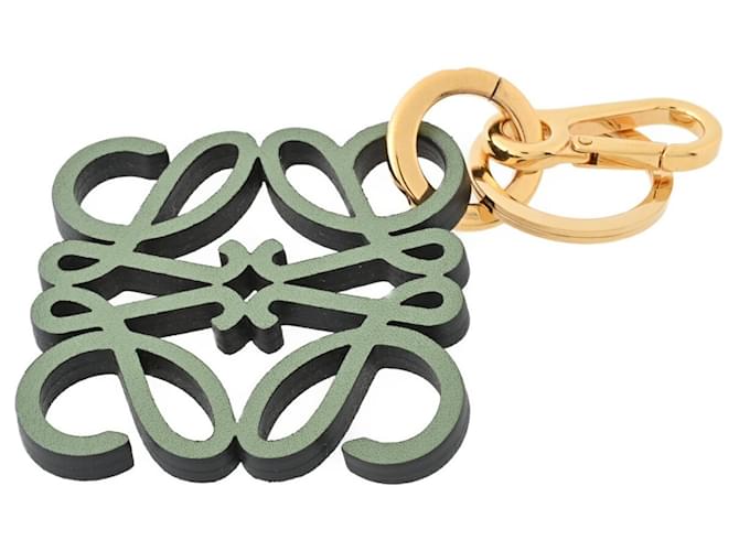 Loewe Anagram Charm Keyring Green Leather ref.1671336 - Joli Closet