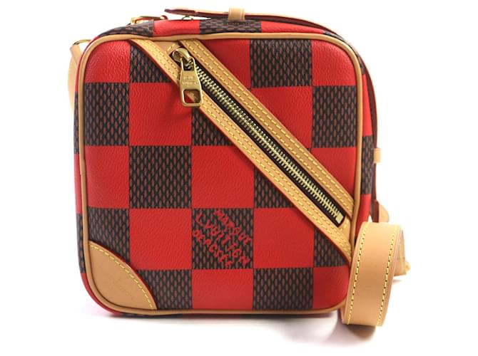 超希少【LOUIS VUITTON】Chess Messenger Damier Pop 入手困難 Louis Vuitton Chess Messenger Bag Damier Pop Green in Coated