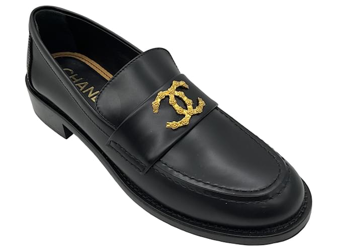 CC MOCCASINS IN BURGUNDY RED CALFSKIN