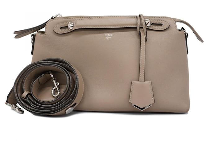 ハンドバッグ FENDI  Handbags Women Leather Beige/Silver Fendi Beige Leather Handbag ref.1728989 - Joli Closet