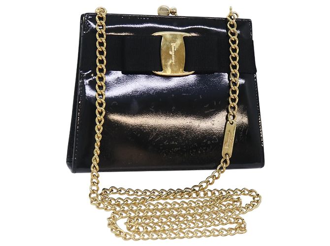 Salvatore Ferragamo Chain Shoulder Bag Enamel Black Gold  display picture 3