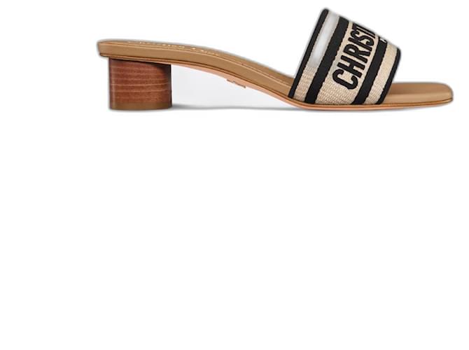 【お洒落な足元に☆】Dior Dway ミュール Dway Heeled Slide Embroidered Cotton and Beige and White