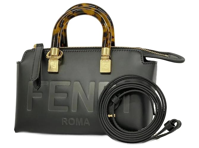 Fendi Black Leather Shoulder Bag ref.1830026 - Joli Closet