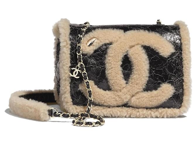Timeless Chanel Shearling limited bag Beige ref.1896767 - Joli Closet