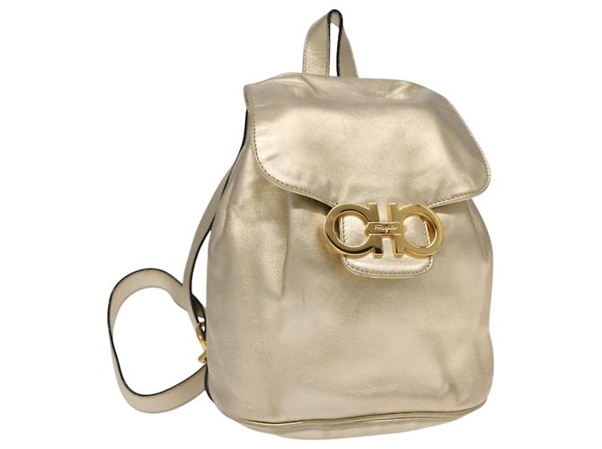 Salvatore Ferragamo Backpack Leather Beige Gold Auth 152109 Salvatore Ferragamo Gancini Backpack Leather Gold Auth  main image 4
