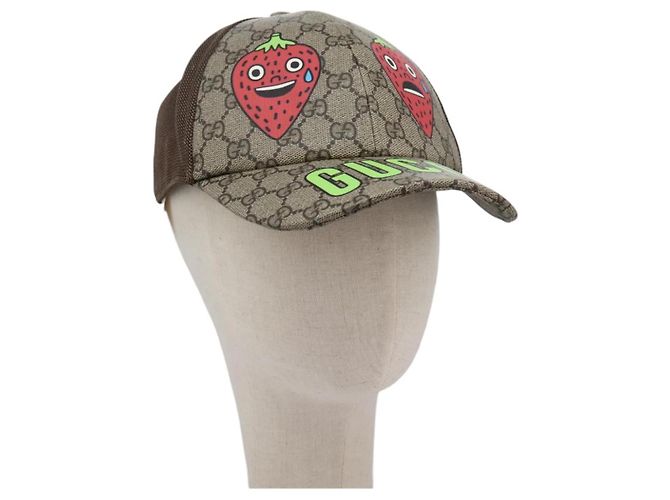GUCCI GG Supreme Strawberry baseball Cap PVC XL Beige 700665  display picture 3