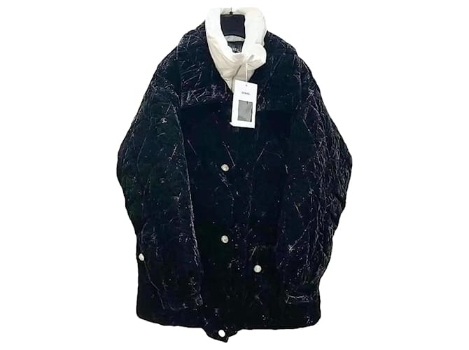 Chanel Coco neige coat 21k Black Viscose ref.2127763 - Joli Closet