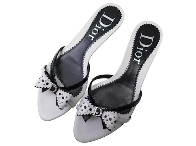 Dior ミュール Dior Brown Slip On Logo Heels – Treasures of NYC