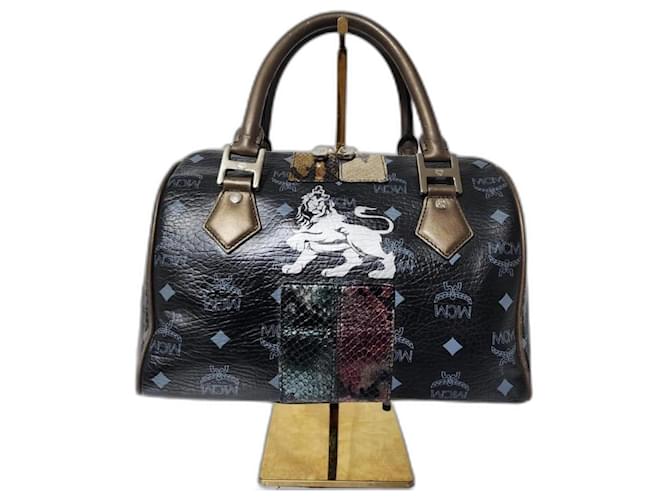 小物 MCM Visetos Princess Lion Leather MCM Visetos Lion Princess Boston Handbag Black/Grey/Gold Golden