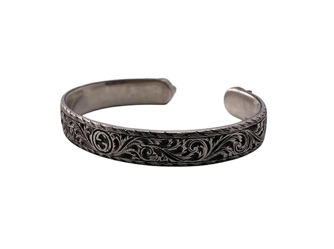 GUCCI Tiger Head Interlocking Arabesque Bracelet Silvery Silver