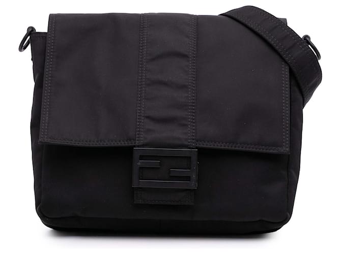 Fendi Sac Baguette Croisé Moyen en Nylon Econyl Noir Tissu ref