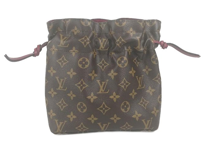 Louis Vuitton Monogram Drawstring Pouch Brown Cloth ref  display picture 1