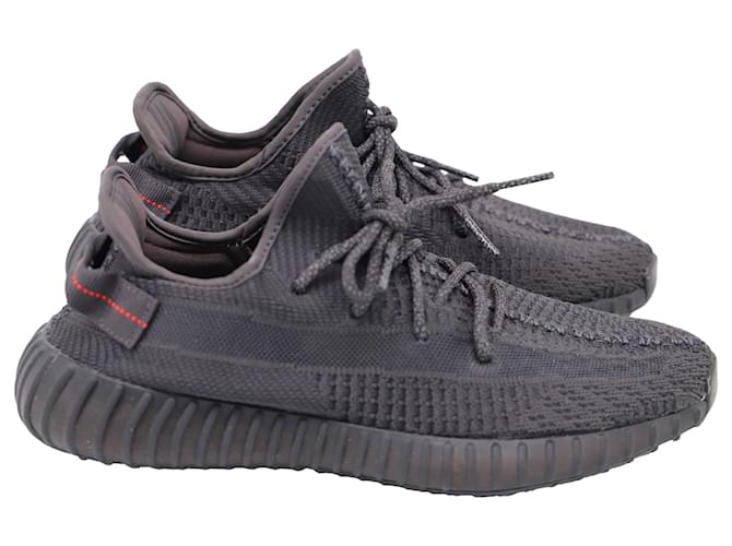 yeezy boost 350 v2 black static