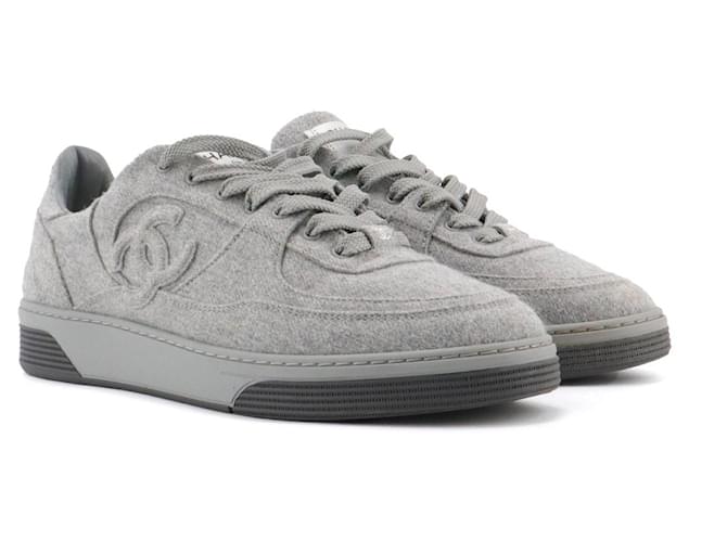 CHANEL Baskets Chanel CC en laine grise (taille 40) Toile ref