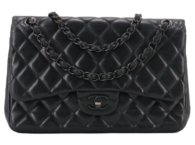 CHANEL - Sac à main Classique/Timeless Jumbo Chanel en cuir noir