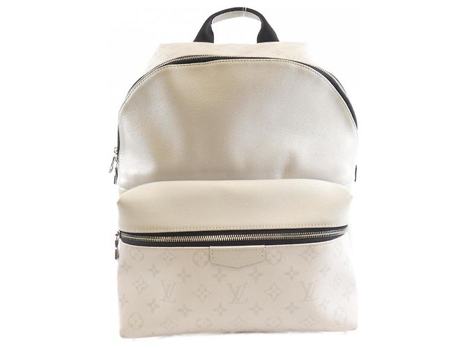 Louis Vuitton Taiga Lama Discovery Backpack Louis Vuitton Taiga Lama Discovery Backpack Blue Leather  main image 3