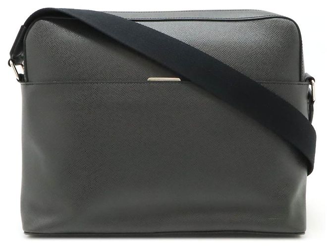 Louis Vuitton Anton Taiga Messenger Bag Black Leather ref.2458701