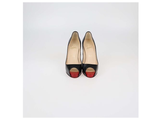 Escarpins Christian Louboutin Very Prive - Pointure 39.5, Cuir Vernis Noir, Talon Aiguille, Occasion