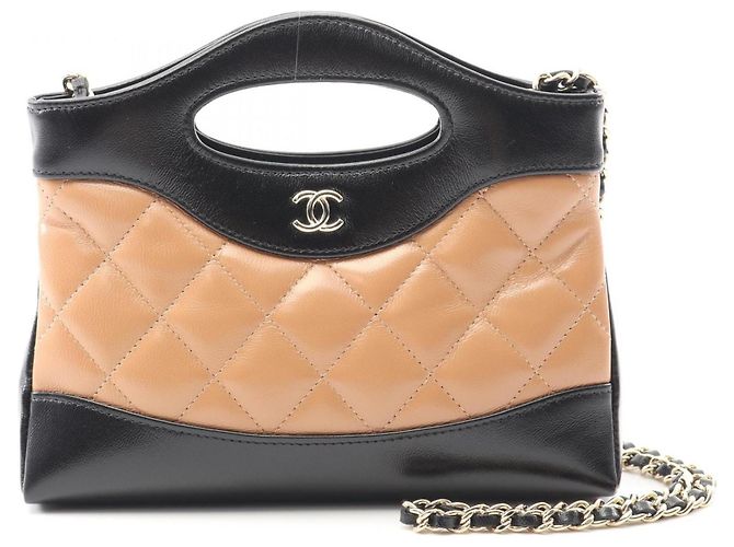 CHANEL ハンドバッグ ブラック　ベージュ　ノベルティ Chanel 31 Nano Shoulder Bag Black Beige Leather ref.JC2496639