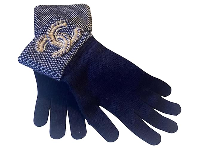 Chanel 20A Navy Blue White Ecru CC Cashmere Gloves Beige ref