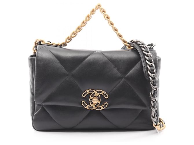 シャネル　19番 Chanel 19 Disneuf Matelasse Shoulder Bag Black Leather ref