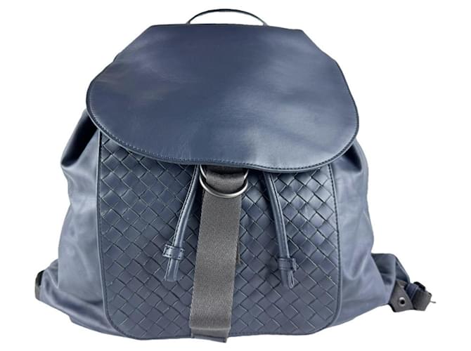 bottega veneta leather backpack The Leather backpack by Bottega Veneta epitomizes luxury and functionality Bottega Veneta Bottega Veneta Intrecciato