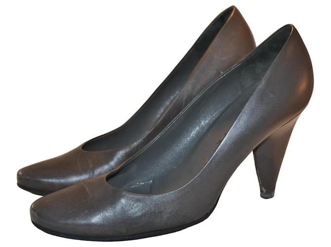 Prada Grey Leather Pumps ref.3157397 - Joli Closet