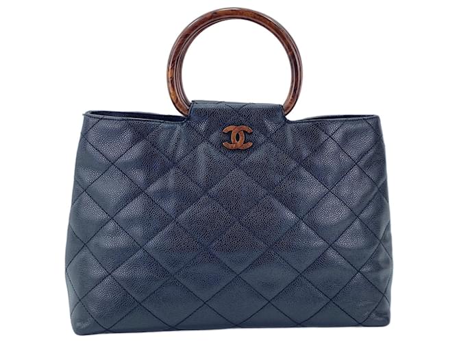 Chanel Matelassé Handbag Black ref.3223636 - Joli Closet