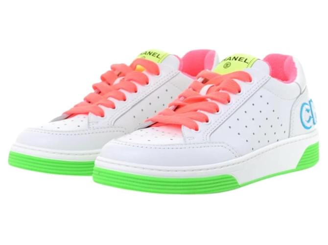シャネル ネオンカラー ローカットスニーカー 36 23cm ロゴ ホワイト Chanel White/Neon Leather Logo Low Top Sneakers Size 37.5 Pink