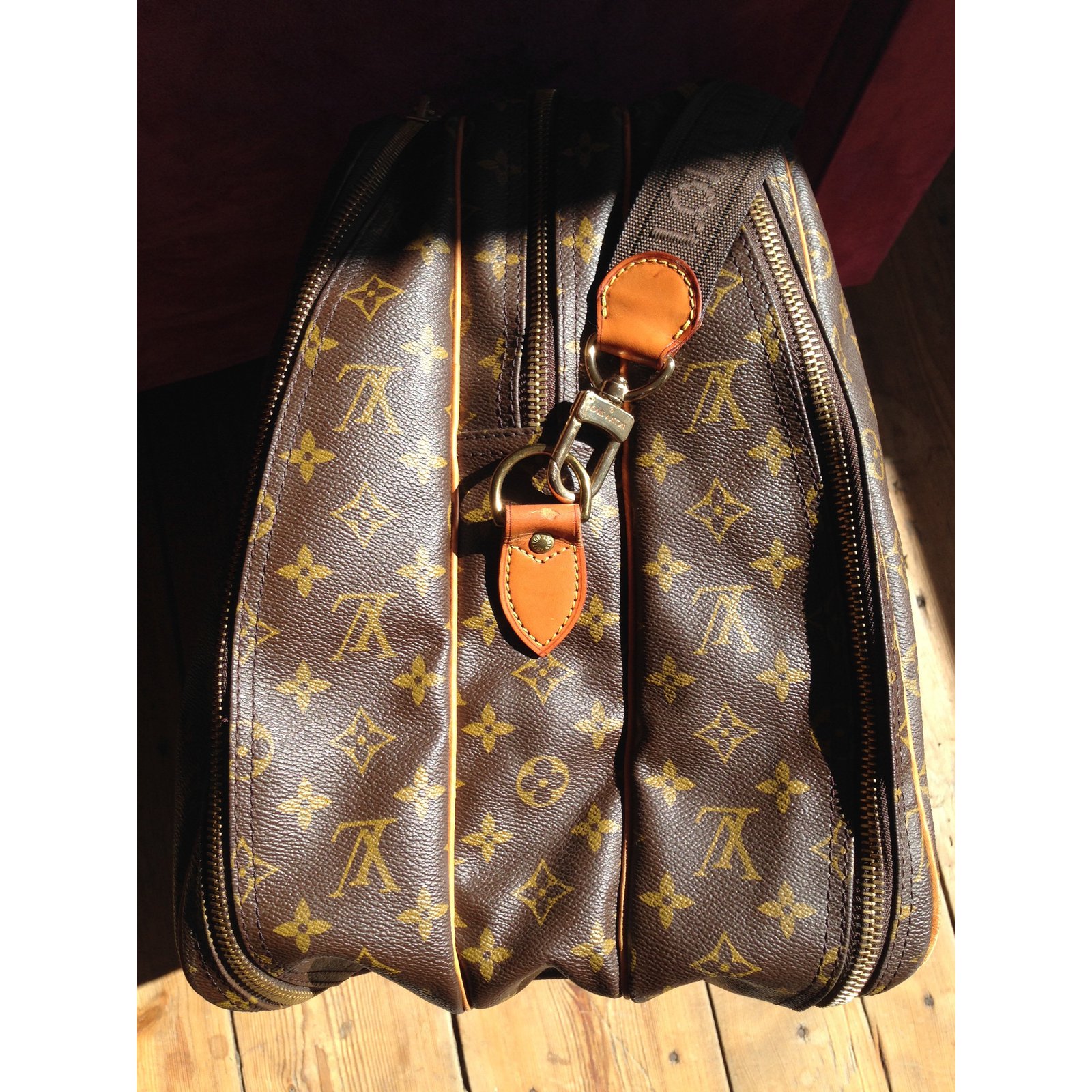 Louis Vuitton Travel bag Brown Synthetic ref.9650 - Joli Closet