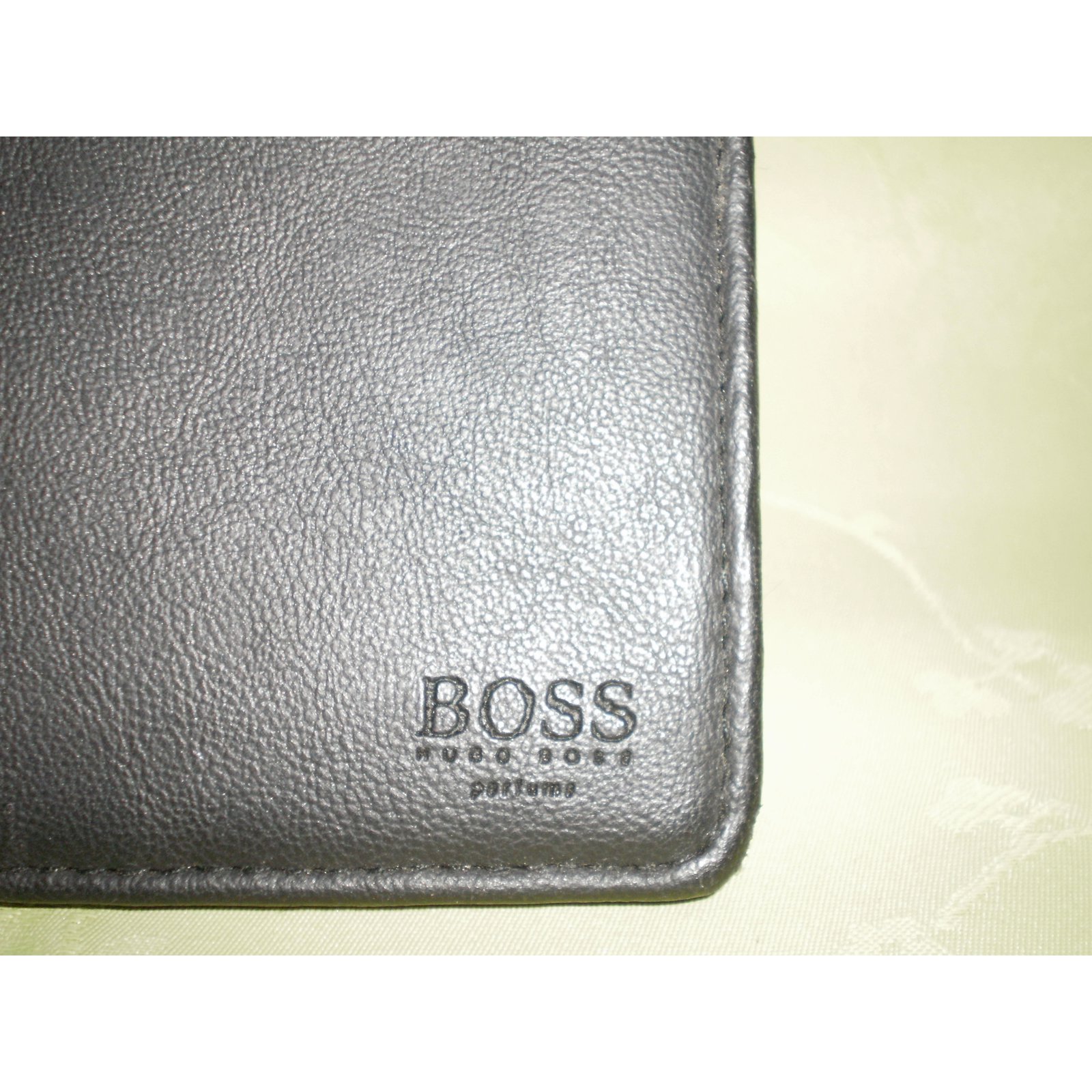 hugo boss small wallet
