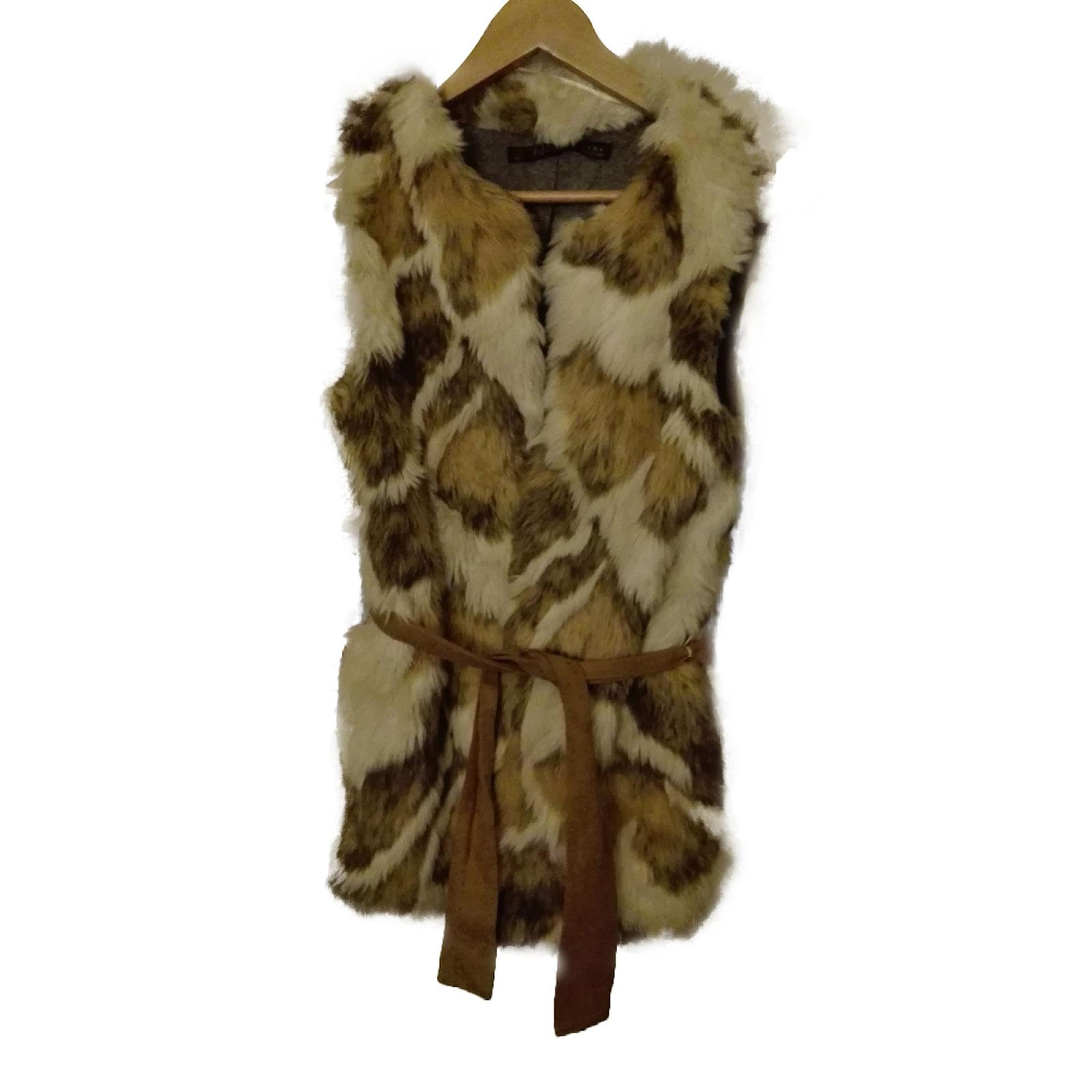 Vestes Zara veste sans manche fourrure Fourrure Beige ref.13406 - Joli Closet