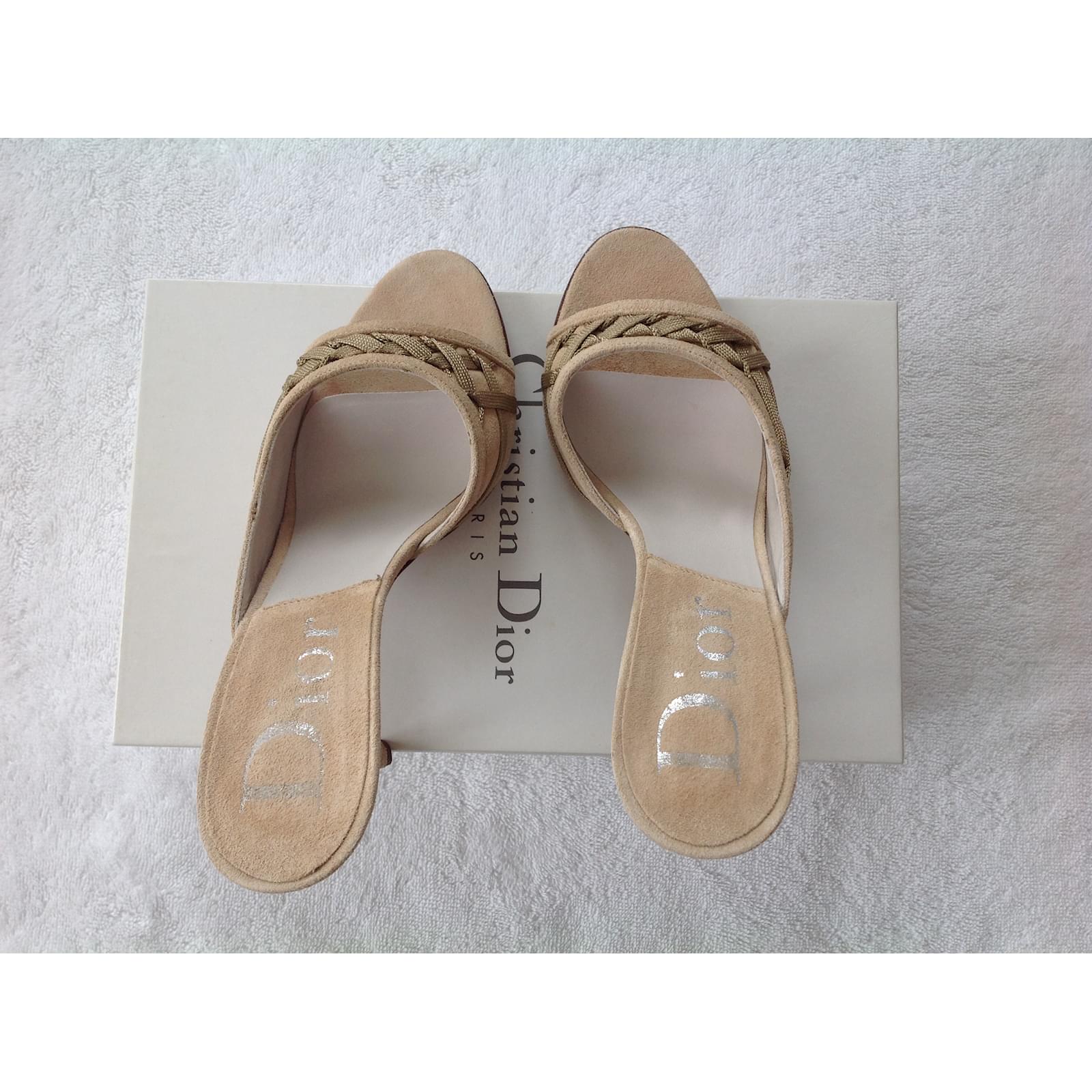 Mules Christian Dior Mules Suede Beige ref.16826 - Joli Closet