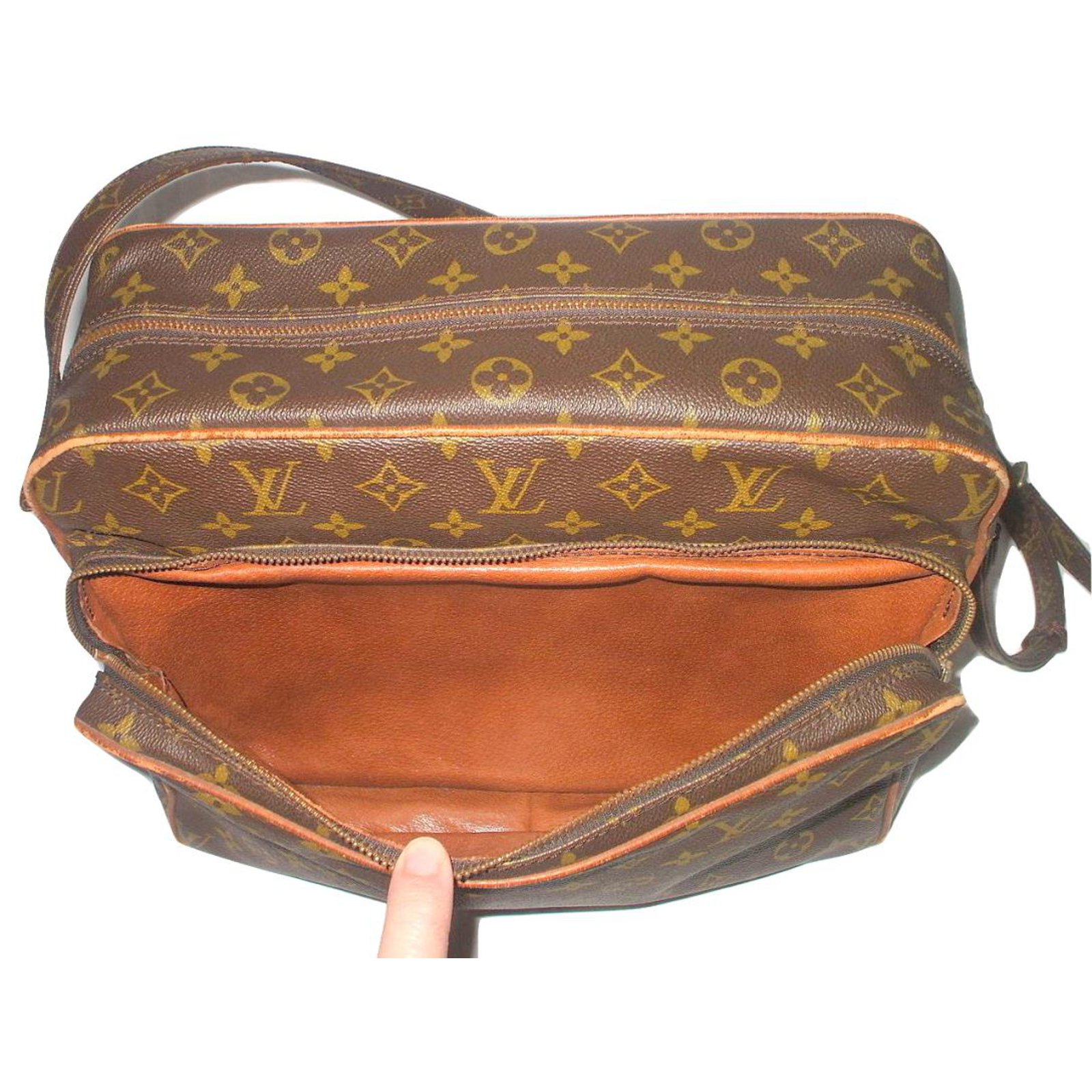 Louis Vuitton Bags Briefcases Brown Synthetic ref.17584 - Joli Closet