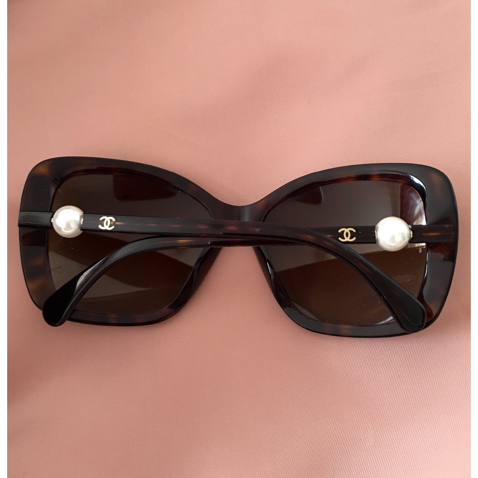 Sunglasses Chanel Brown in Plastic - 37220411