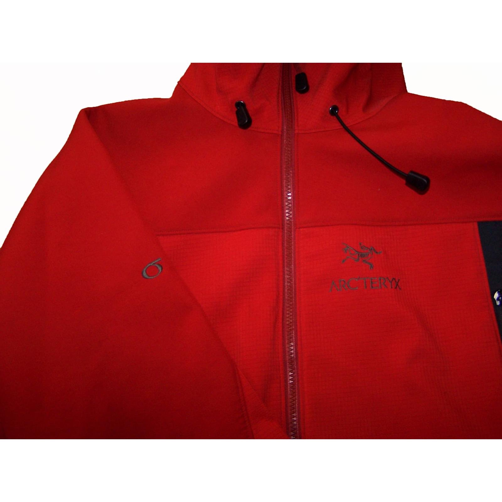 Arc'teryx Veilance Sigma hard shell Red ref.18417 - Joli Closet