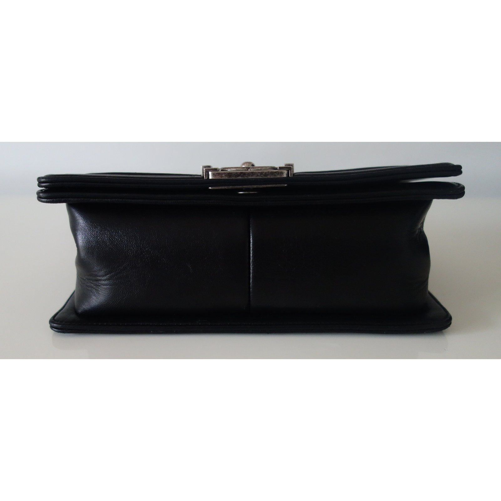 Boy Chanel Handbags Black Leather ref.20411 - Joli Closet