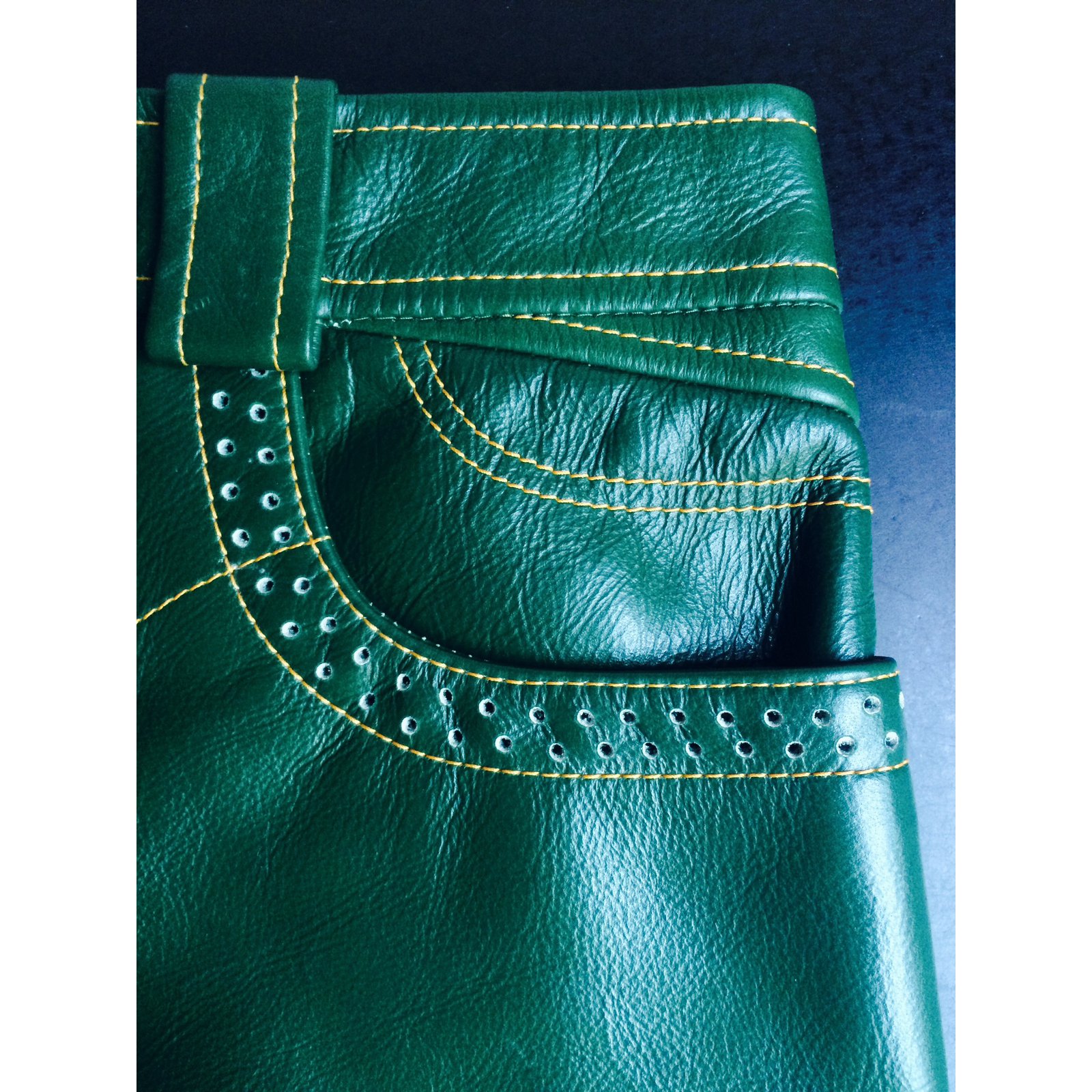 Louis Vuitton Shorts Green Leather ref.21662 - Joli Closet