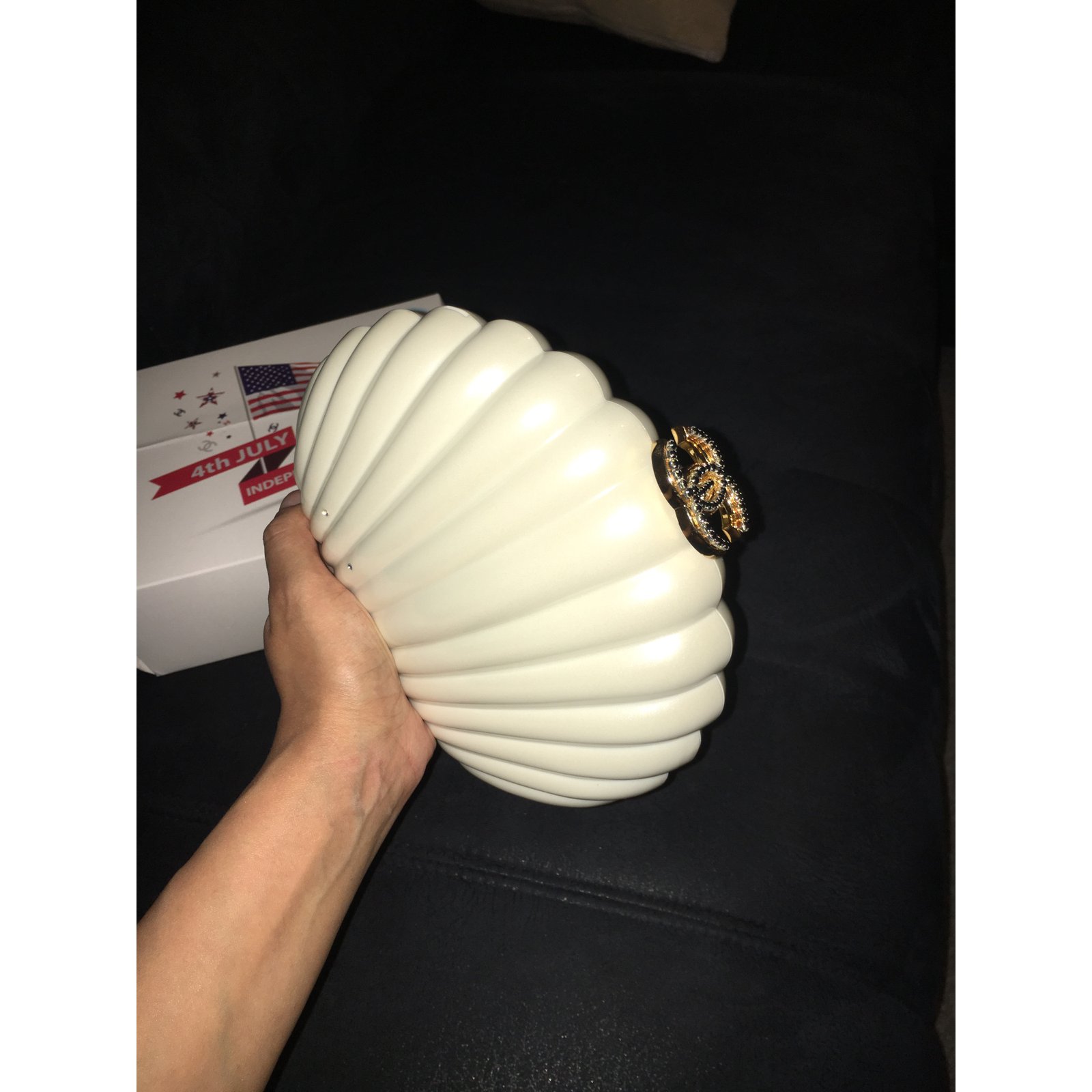 Chanel Shell clutch White ref.22100 - Joli Closet