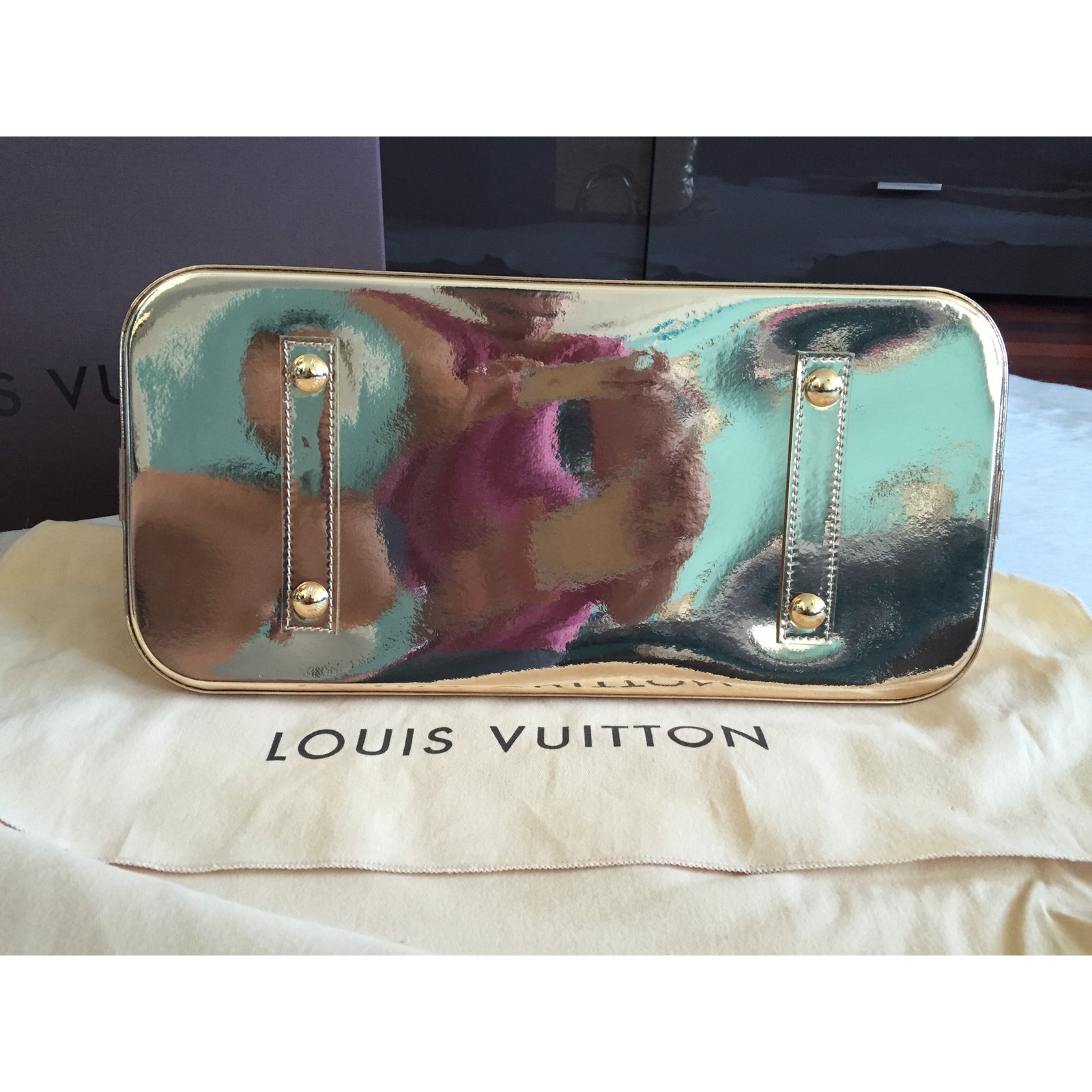 ✨NEW ARRIVAL✨ Louis Vuitton Gold Monogram Miroir Alma GM