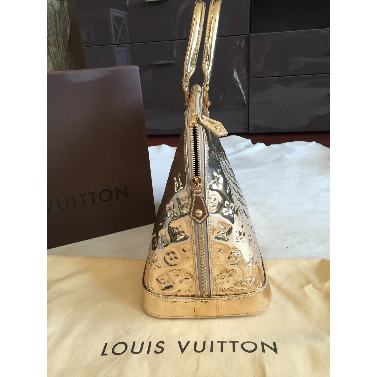 Louis Vuitton ALMA MM MIROIR DORE GOLD - SPECIAL EDITION Golden