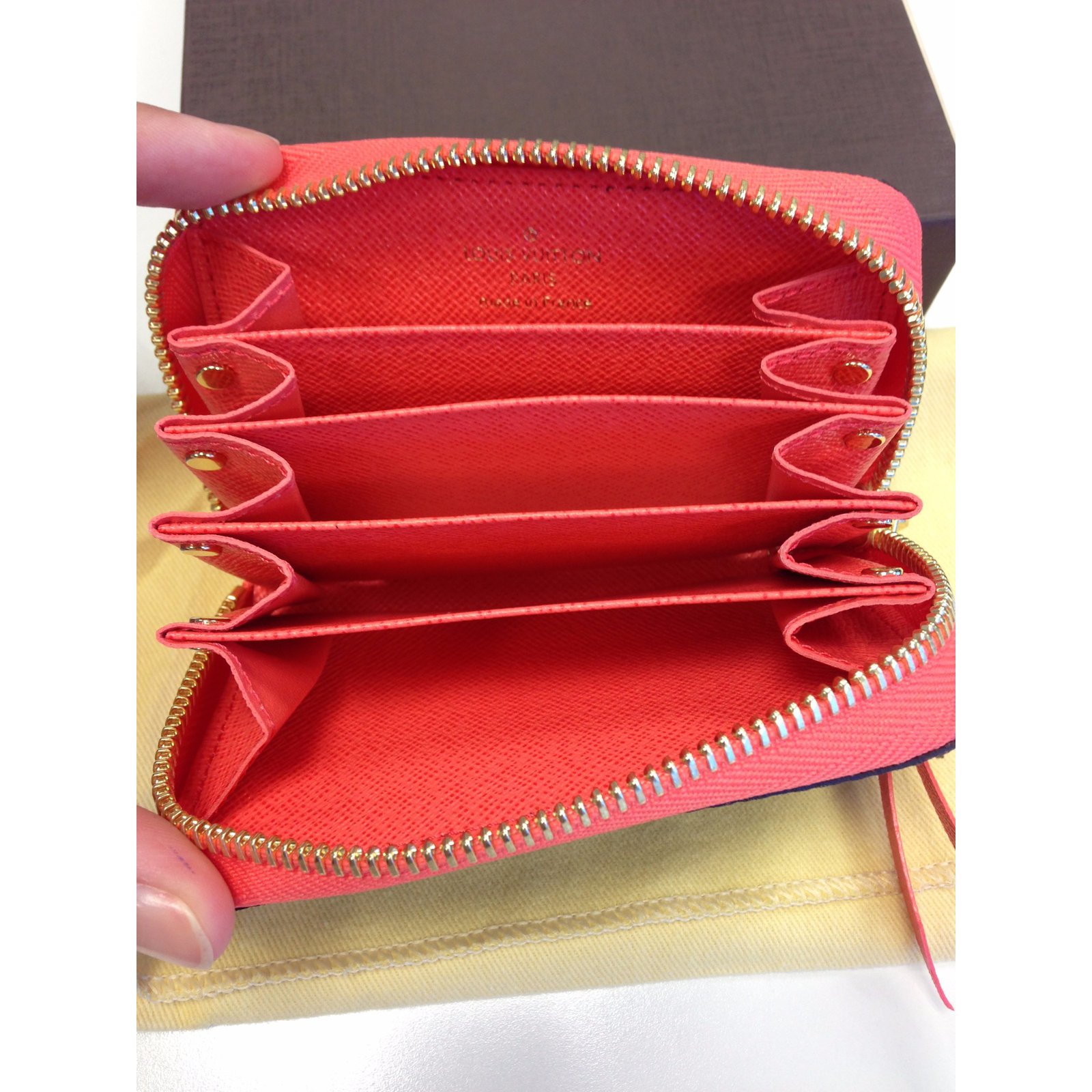 Louis Vuitton Zippy Card Holder Precio:$5,000 Tarjetero elaborado