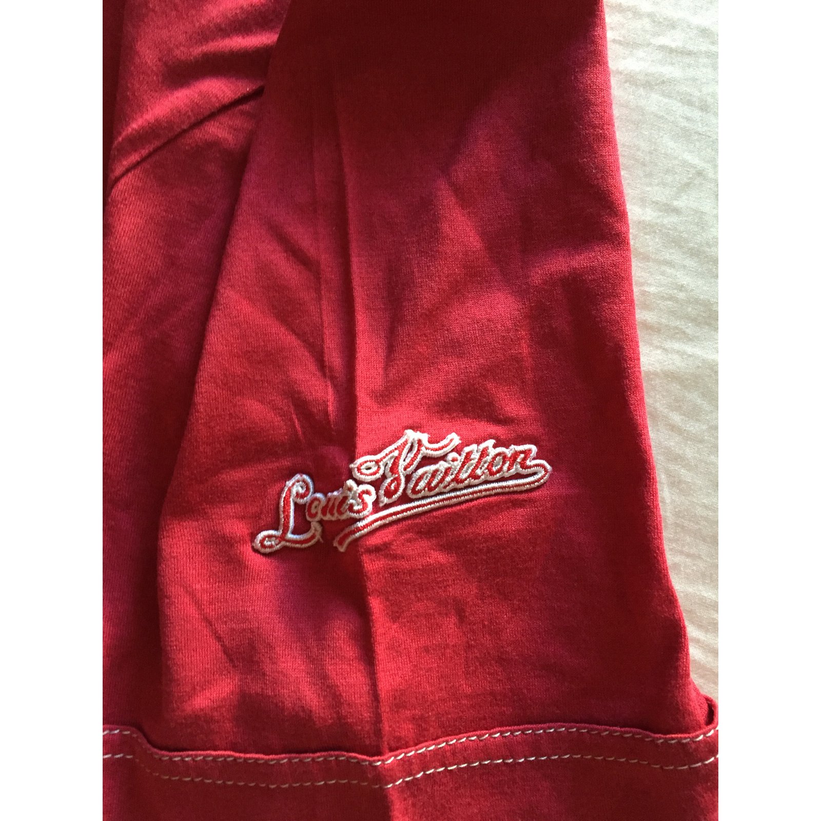 Louis Vuitton Polo Red Silk ref.24479 - Joli Closet