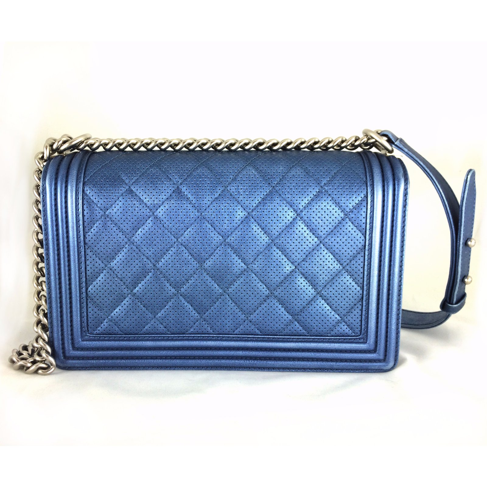 Chanel Boy Blue Perforated Quilted Flap Leather ref.24803 - Joli Closet