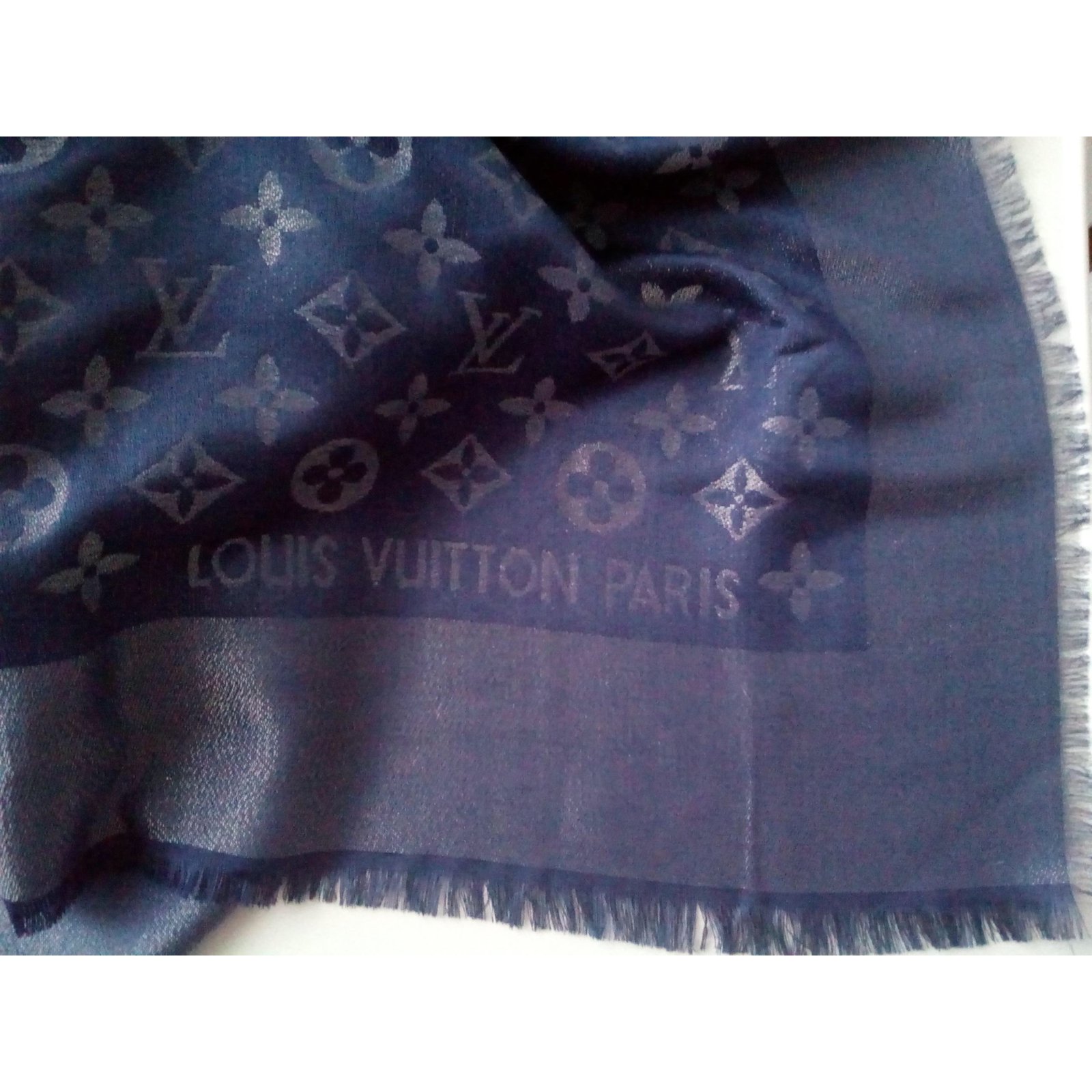 Louis Vuitton Monogram Shine Shawl