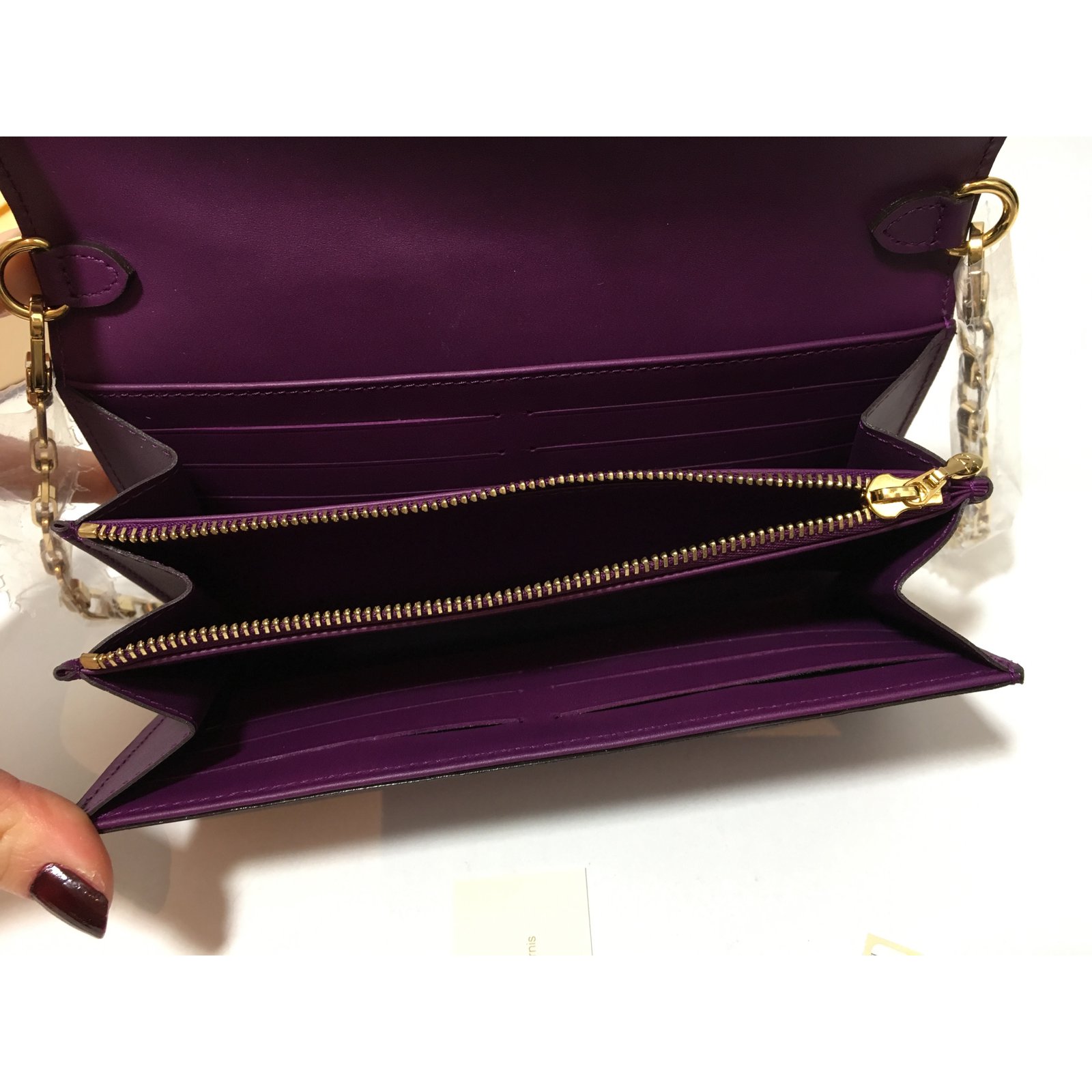 Louis Vuitton Clutch bags Purple Patent leather ref.225220 - Joli Closet