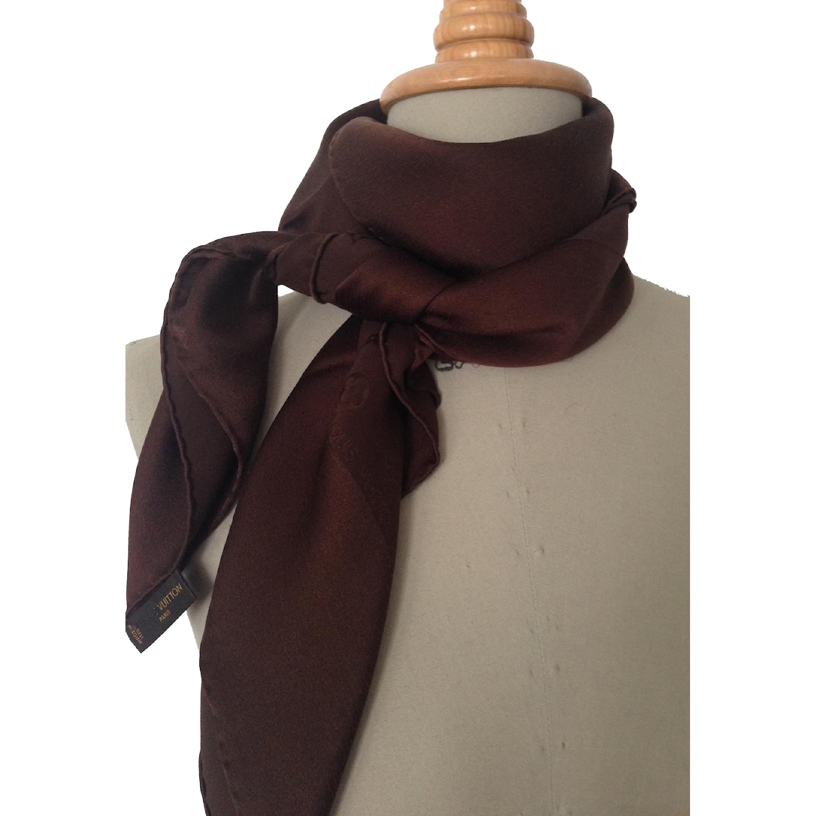 Louis Vuitton Scarf Brown Silk ref.26315 - Joli Closet