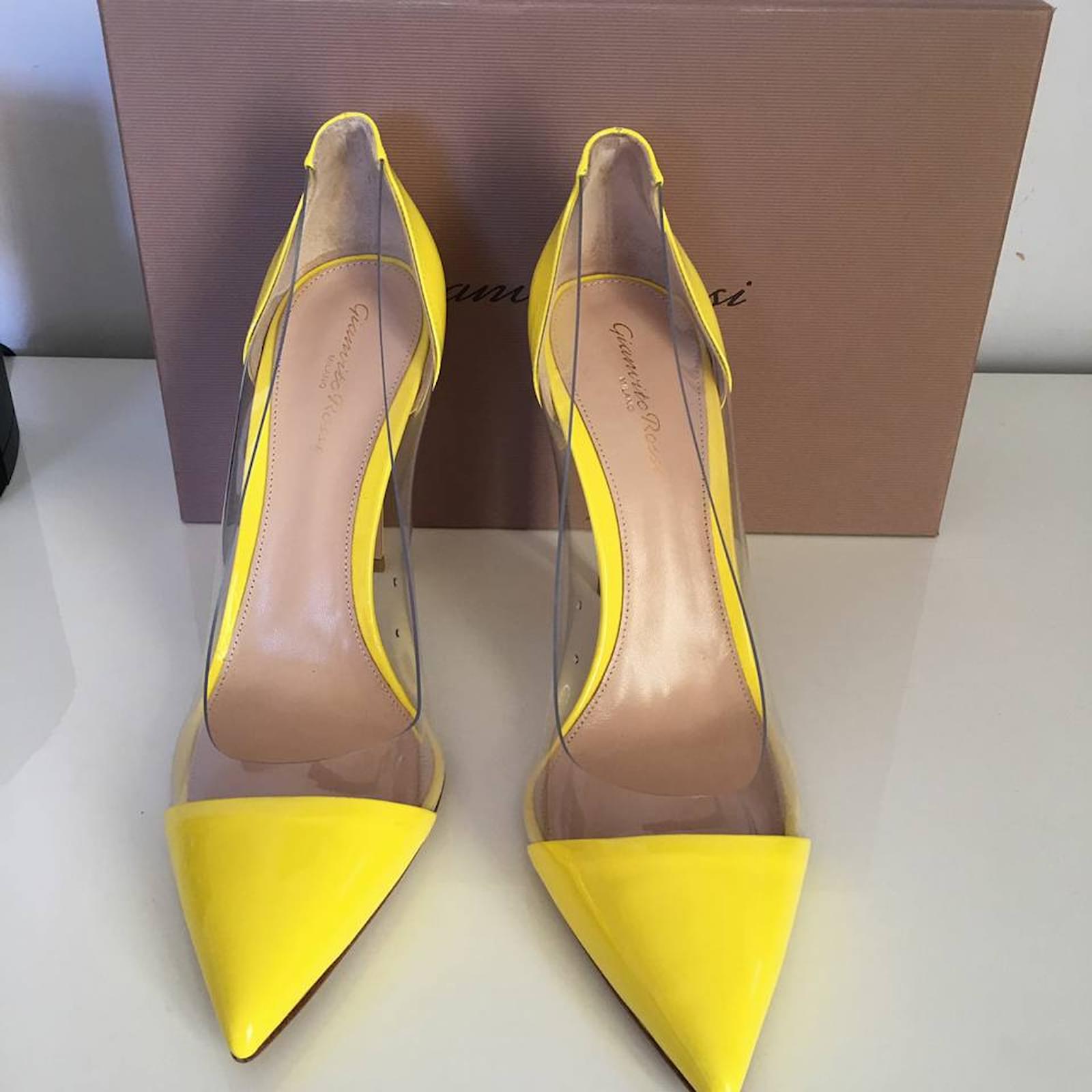 gianvito rossi yellow pumps