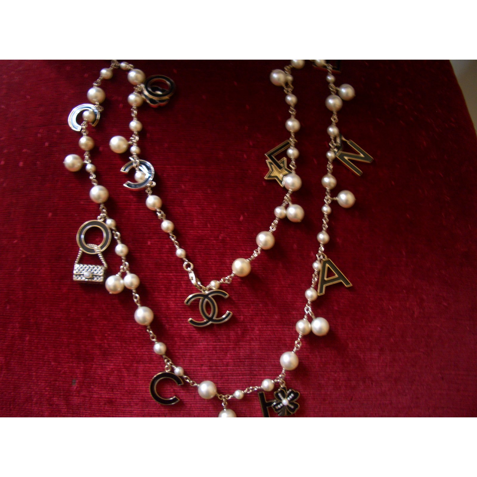 Chanel Style Long Necklace 2024 | www.houwelings.com